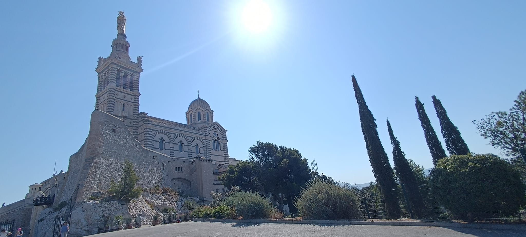 Tour of Aix en Provence & highlights of Marseille