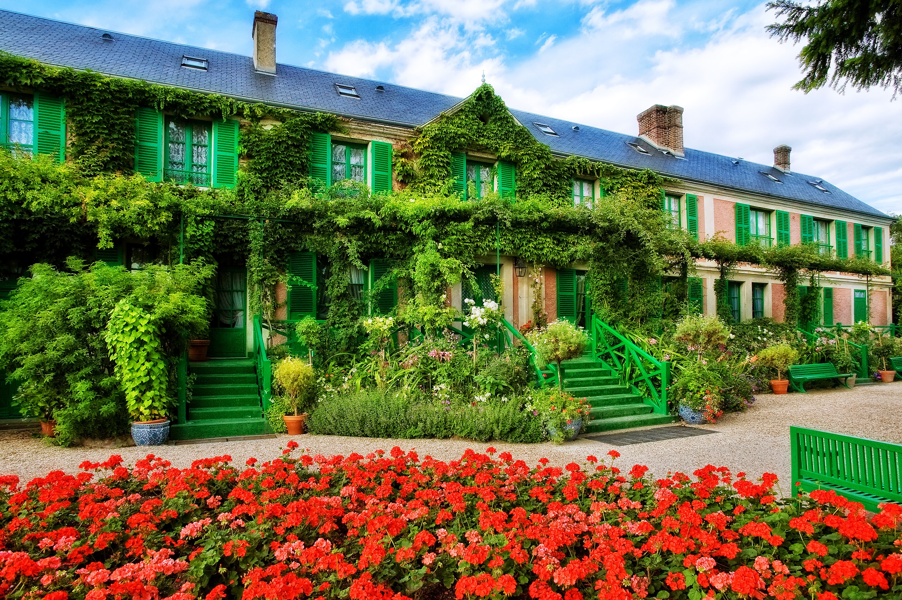[Chinese driver/tour guide] One-day tour of Versailles Palace + Monet Garden + Van Gogh's former residence/Chantilly Castle in Paris, France
