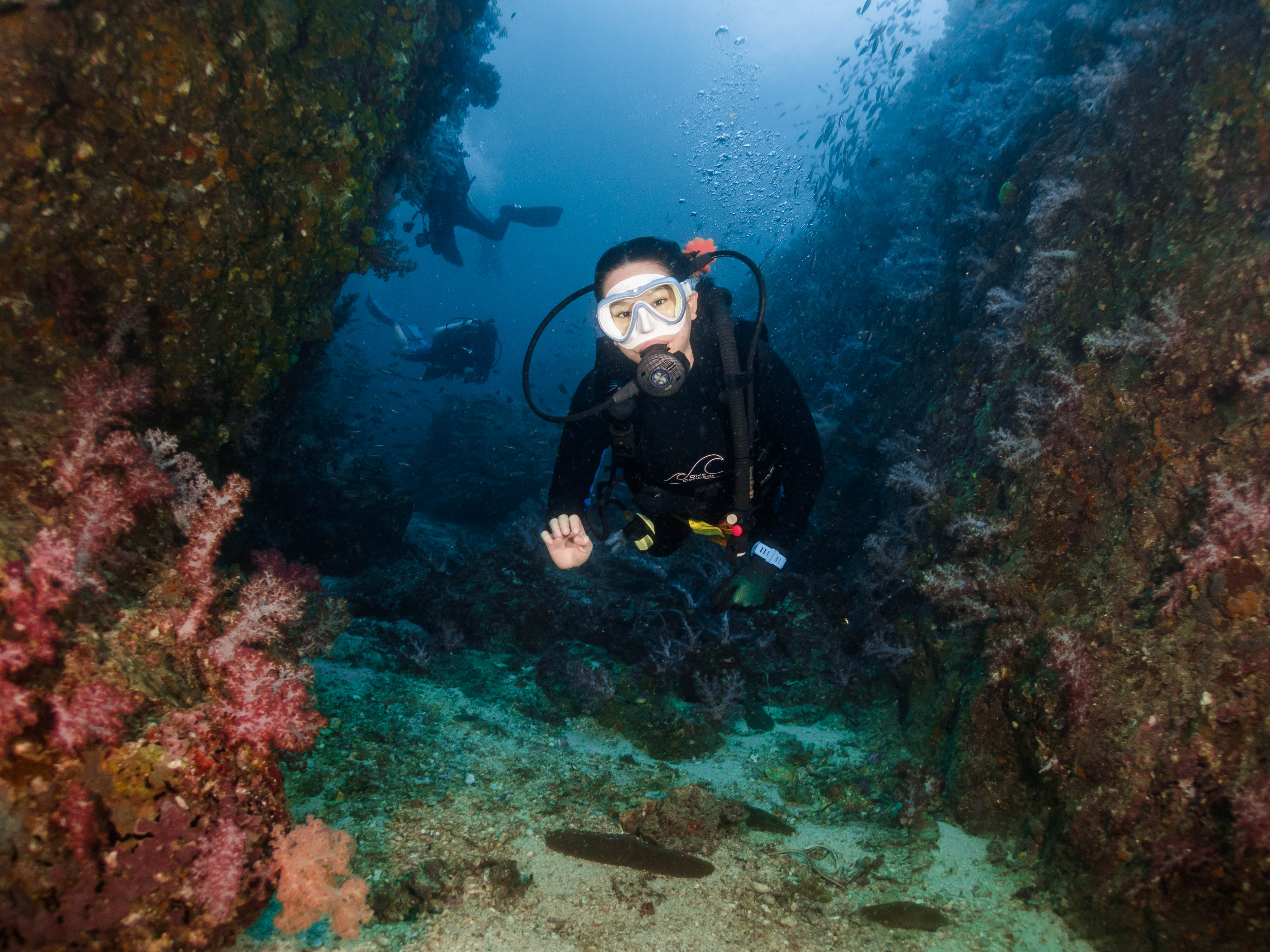 精通巴厘島：PADI 潛水中心的高級開放水域潛水員課程