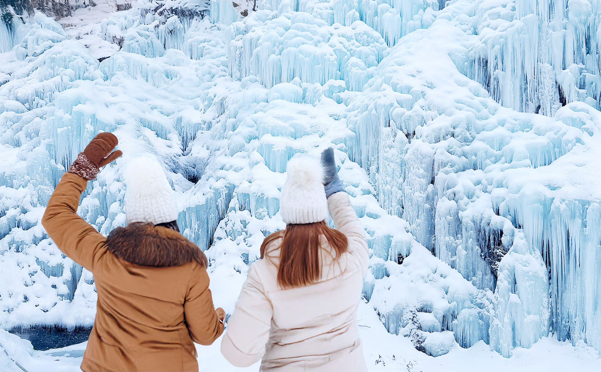 ❄️探索 Eobi Valley 的奇幻魅力，感受大自然鬼斧神工打造的壯麗冰牆。