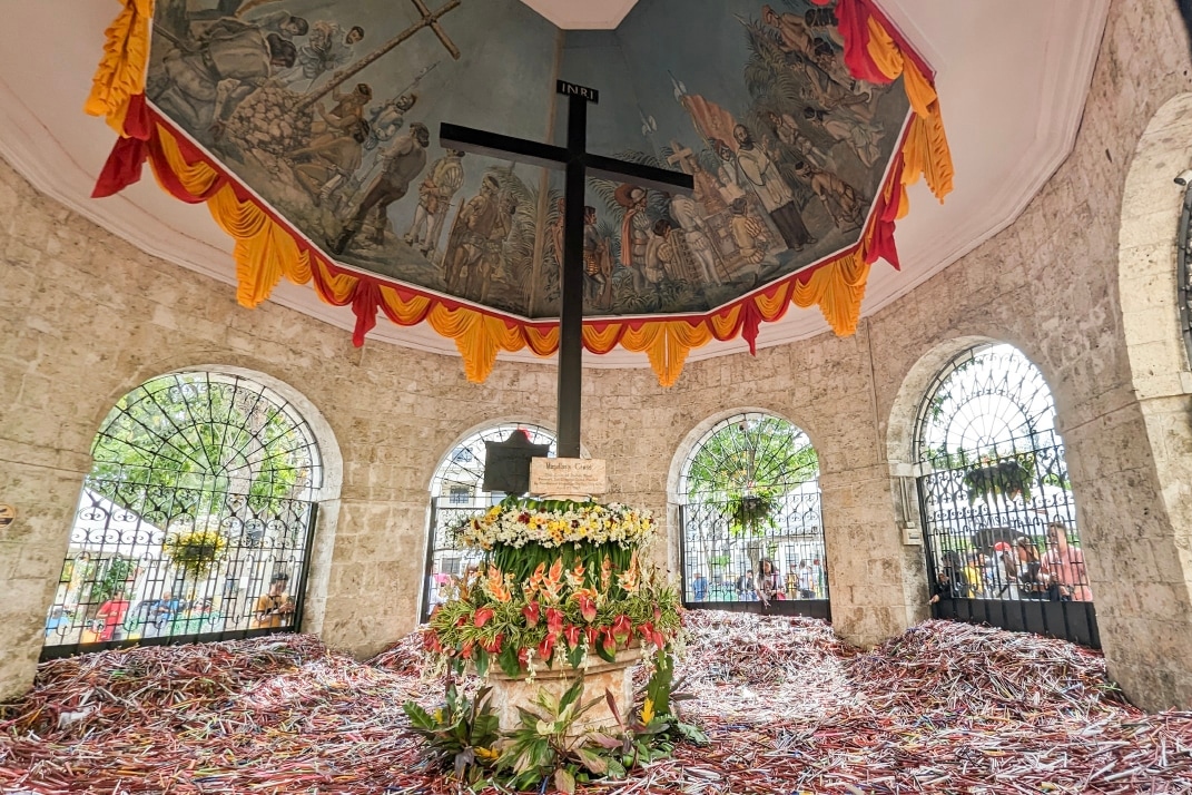 Next you will visit the historical miracle of "Magellan's Cross," left by the adventurer Magellan during his Christian missionary activities in Cebu.