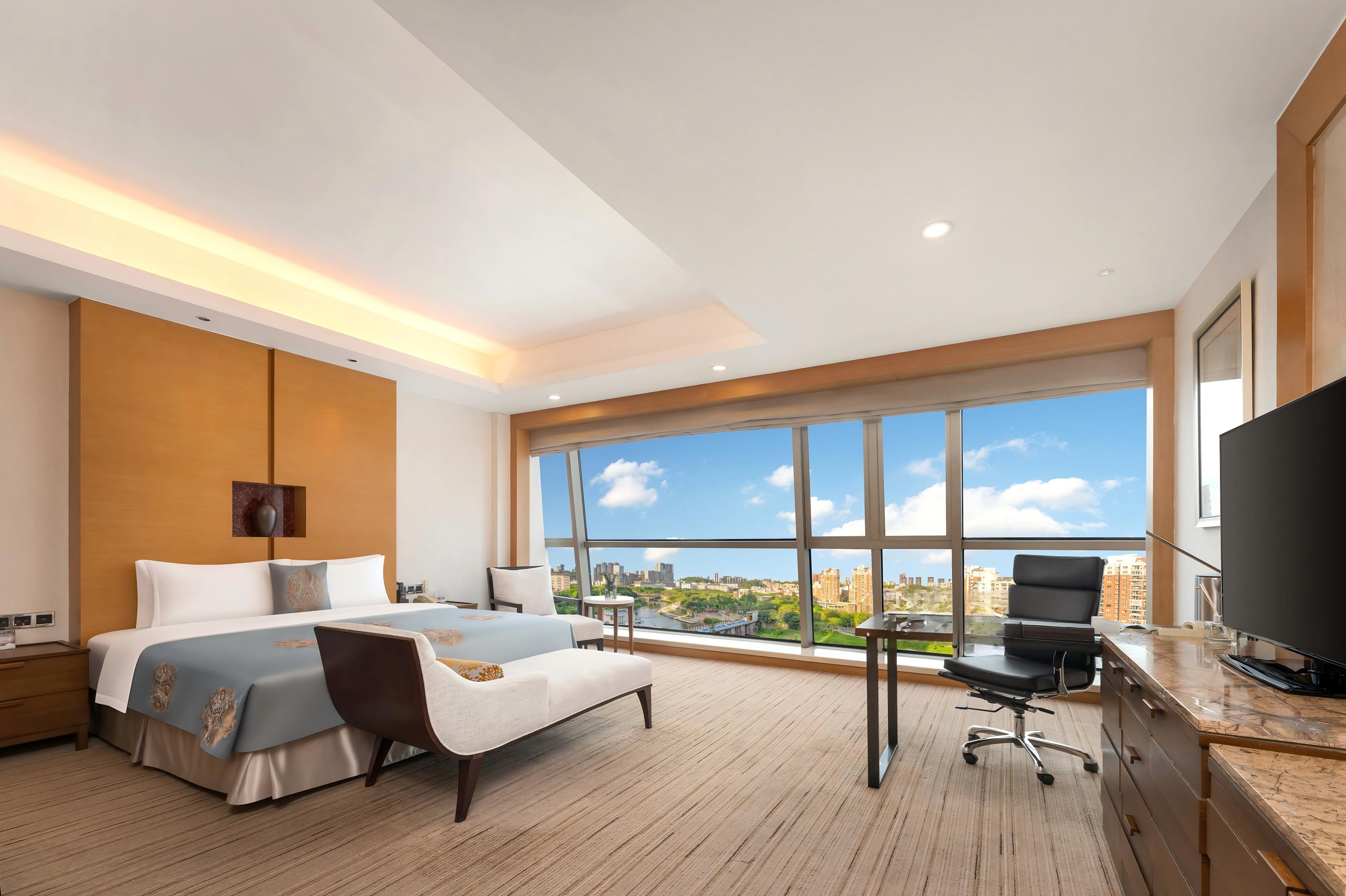 [Near Mission Hills Resort] Grand Skylight International Hotel Shenzhen Mission Hills Accommodation Package | Near Karoo Snow World