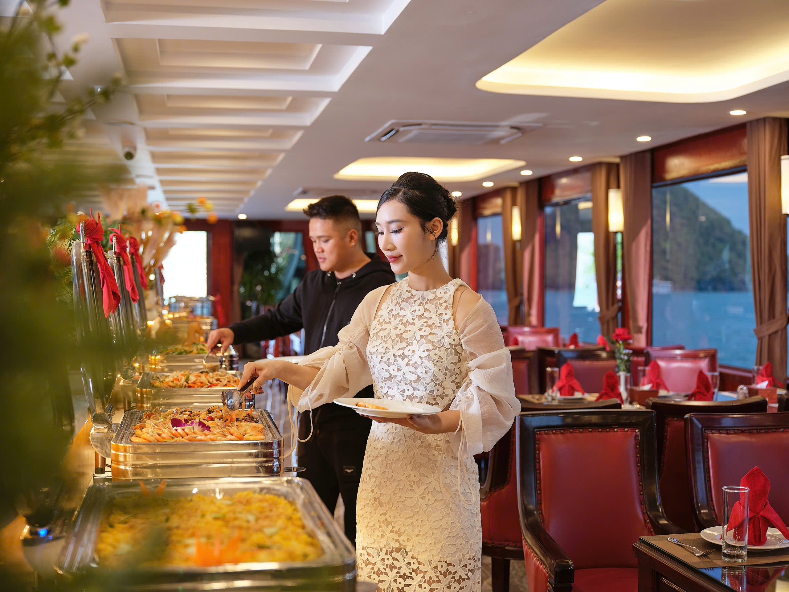 奢華寬敞的餐廳