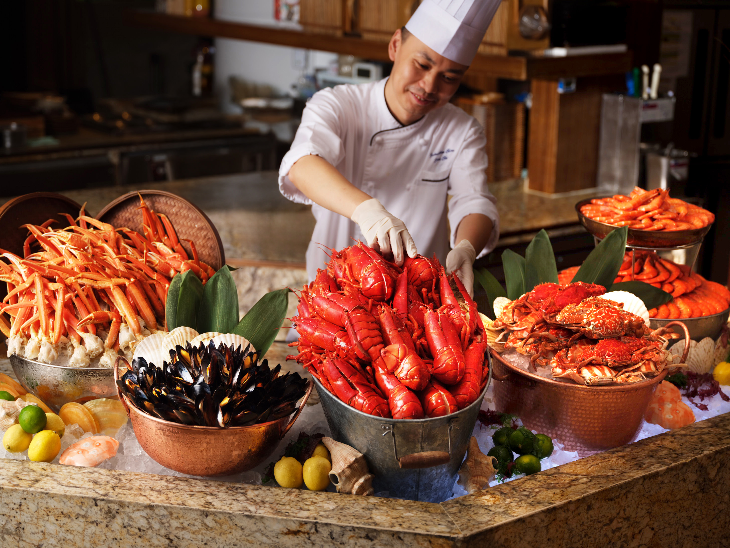 酒店自助餐 美食 派對聚會 公司活動 學校及教會 船河 會所 教堂 婚宴 親子 家庭 生日會 慶祝