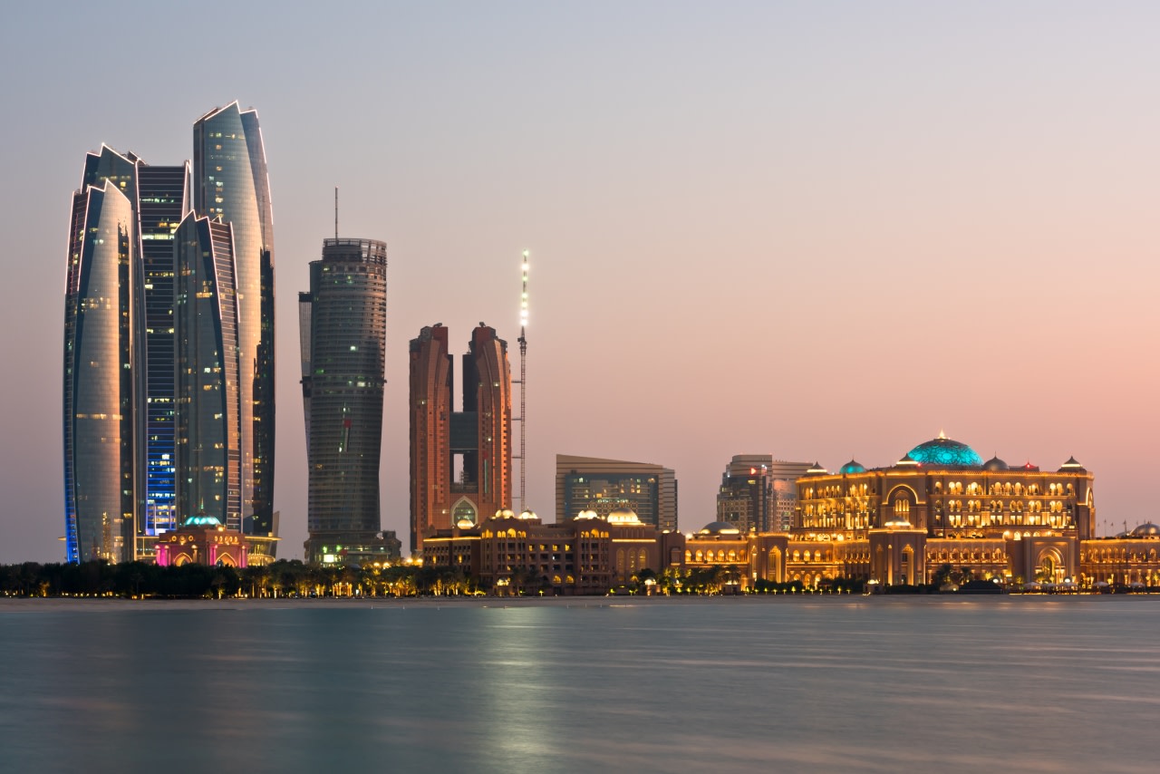 Abu Dhabi & Dubai Desert Safari 3-Day Cultural Exploration