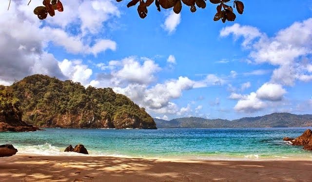 2D1N De Djawatan, Red Island, Rajegwesi Beach Tour in Banyuwangi