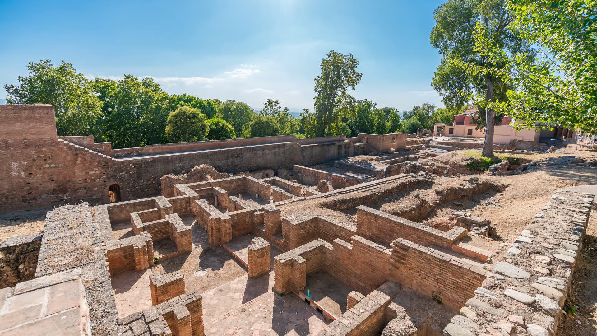 Explore Granada’s most iconic UNESCO World Heritage site Explore Granada’s most iconic UNESCO World Heritage site
