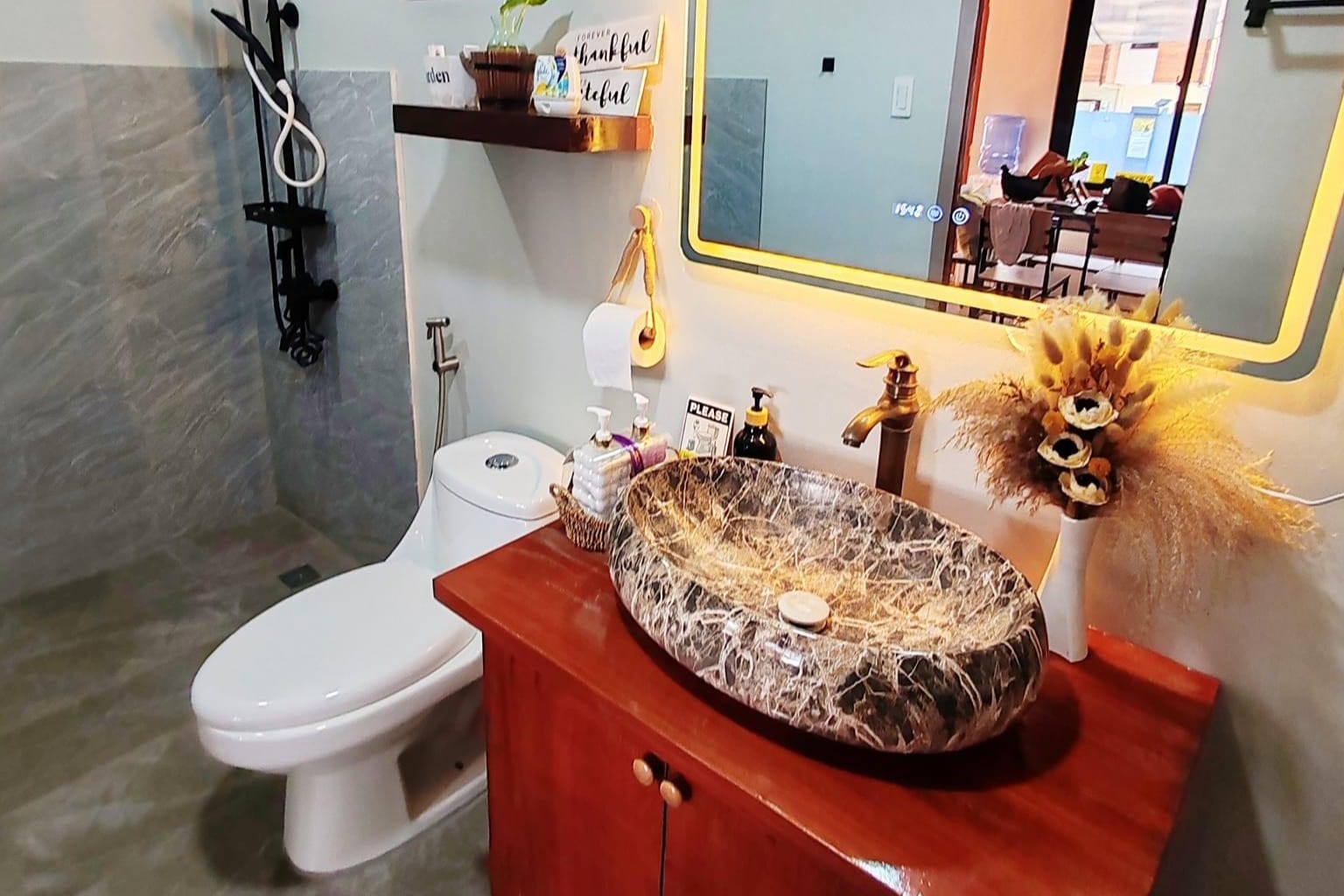 Anika's Cabin and Events Place Vacation Home in Cavite