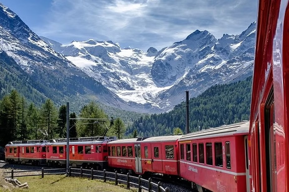 The heart of the Bernese Alps Private Tour from Zurich