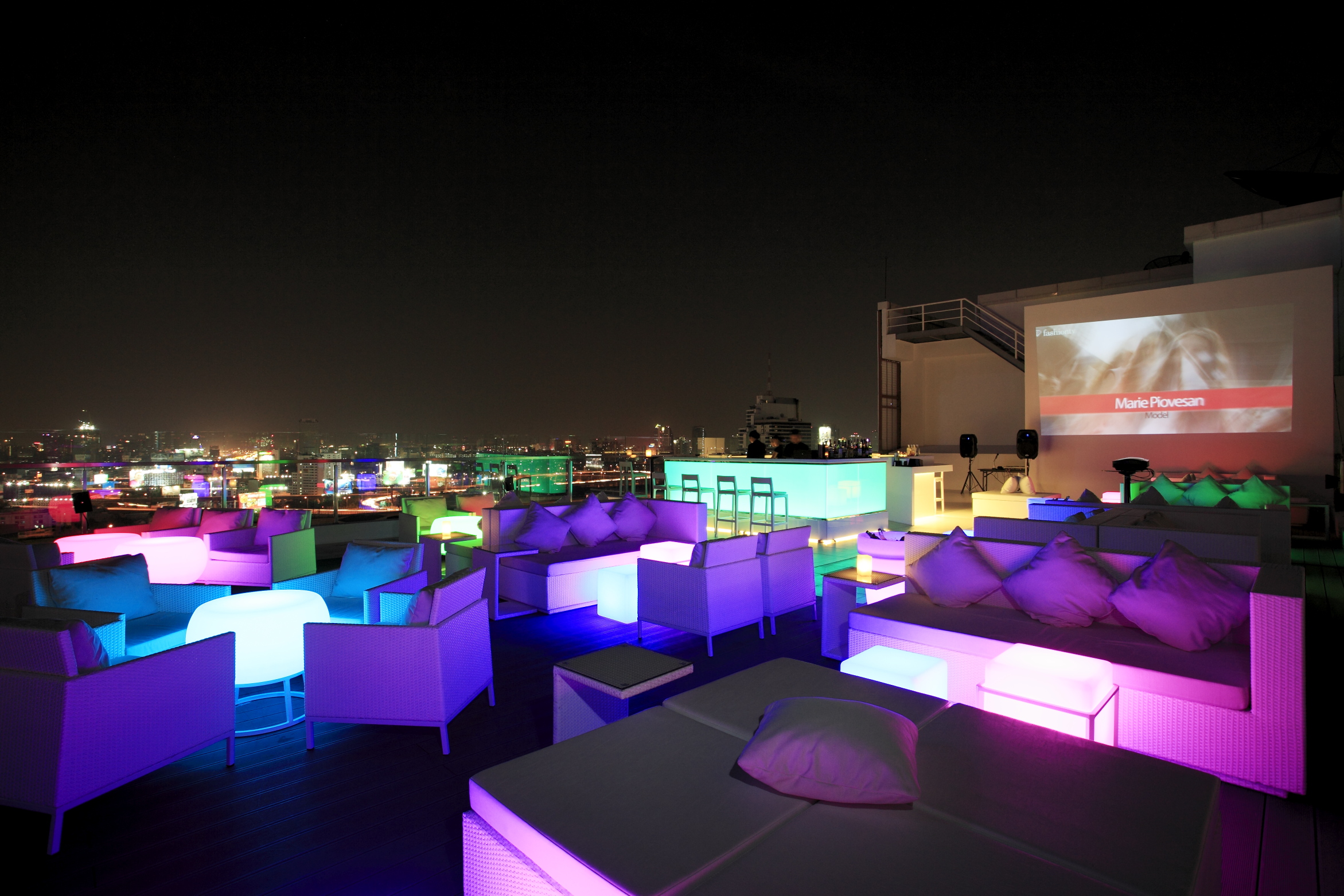 centara watergate pavillion hotel bangkok rooftop bar