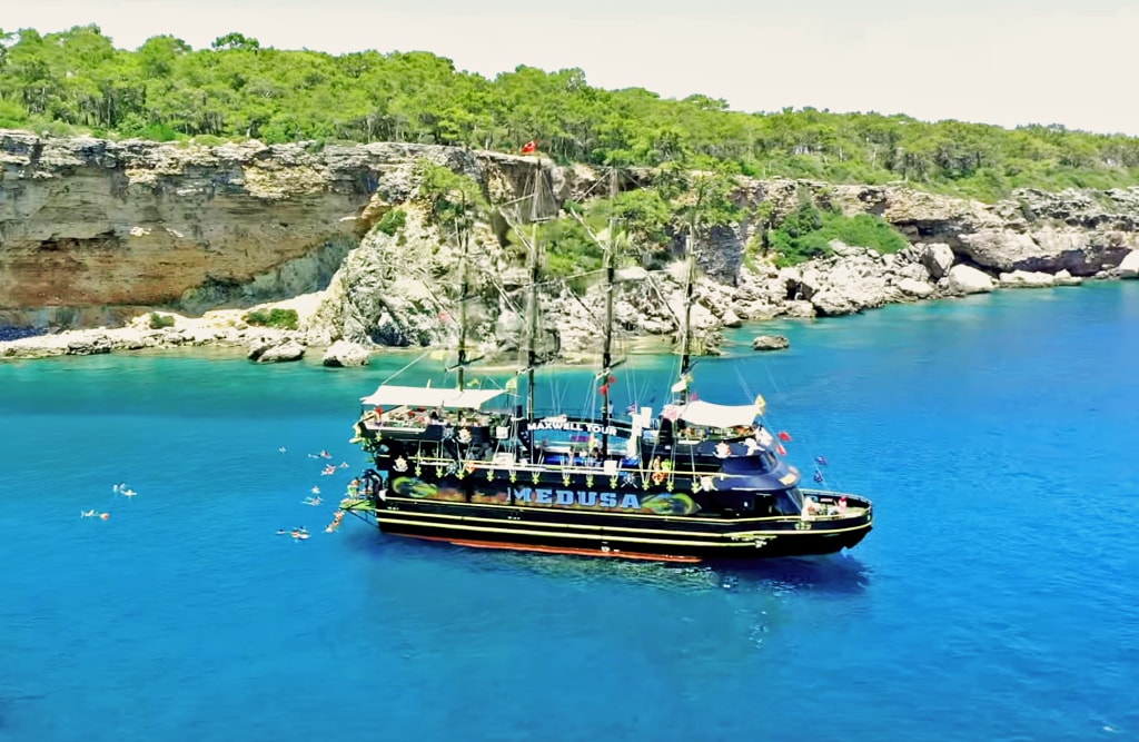 Marmaris Medusa Boat Tour with BBQ Lunch, Soft drinks & Roundtrip