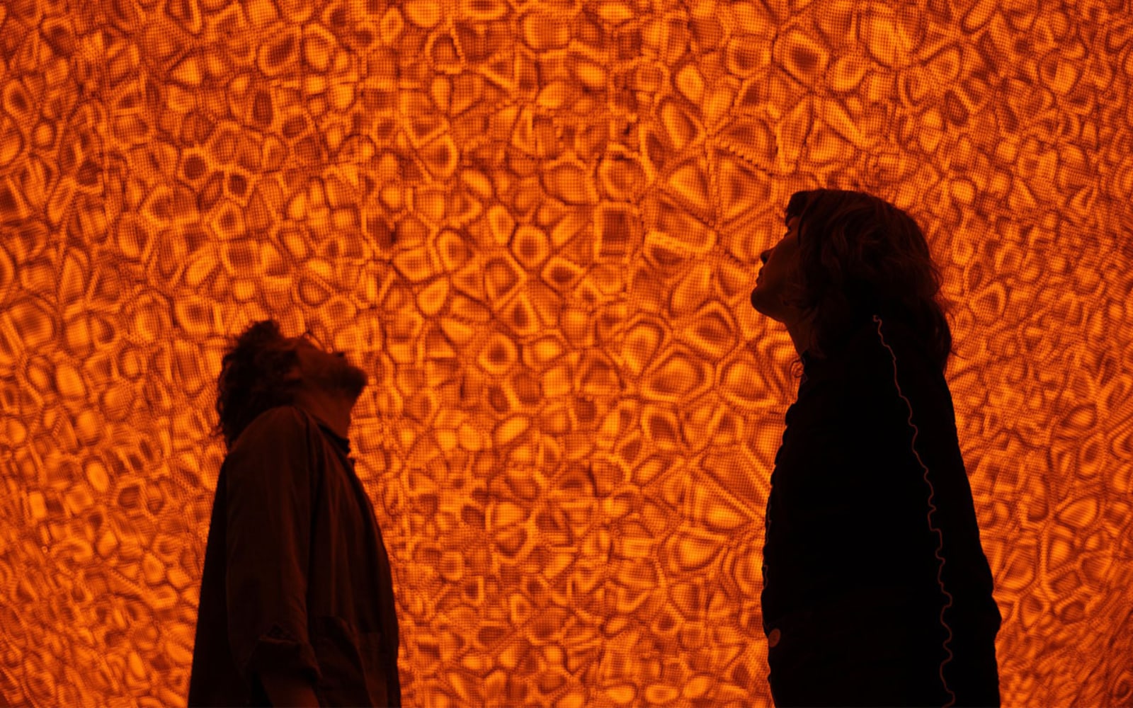 Olafur Eliasson, Denmark b.1967 / Presence (detail) 2025 / Stainless steel, aluminium, monofrequency lights, printed textile wedges, aluminium perforated sheets, mirror foil, glass mirror, wood / Courtesy: The artist; neugerriemschneider, Berlin; and Tany