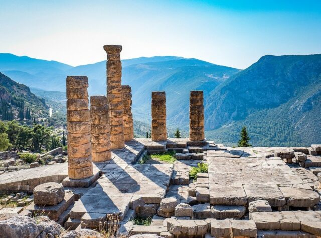 Delphi Archeological Site & Arachova One-day Guided Tour