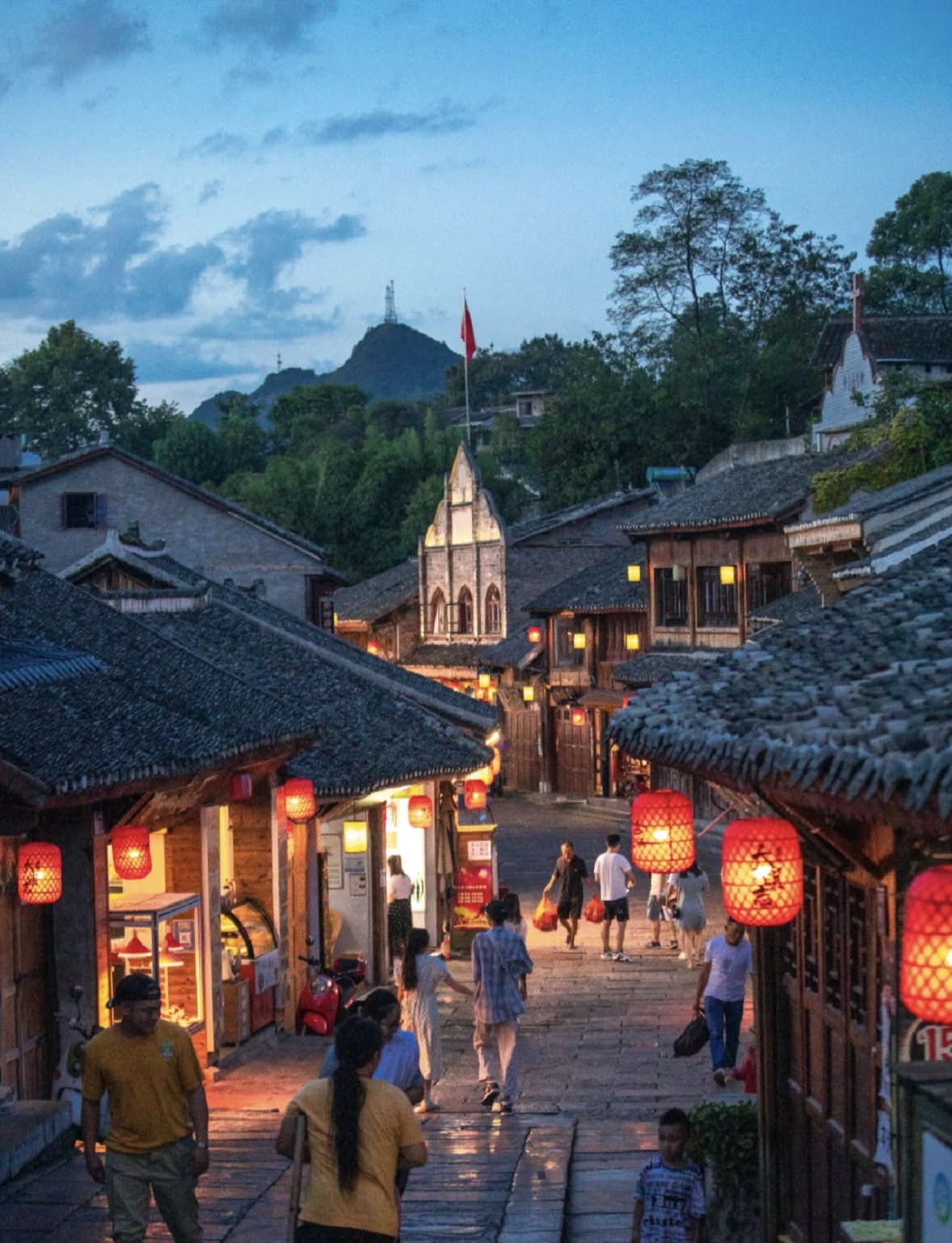 3-Day Guizhou Essential Scenic Spots Tour (Explore the Mysterious Xiaoqikong, Visit Xijiang Qianhu Miao Village, Stroll through Zhenyuan Time Alley, Discover the Billion-Year-Old Fanjing Mountain Wonders + Free Scenic Area Shuttle Bus & Insurance + Option