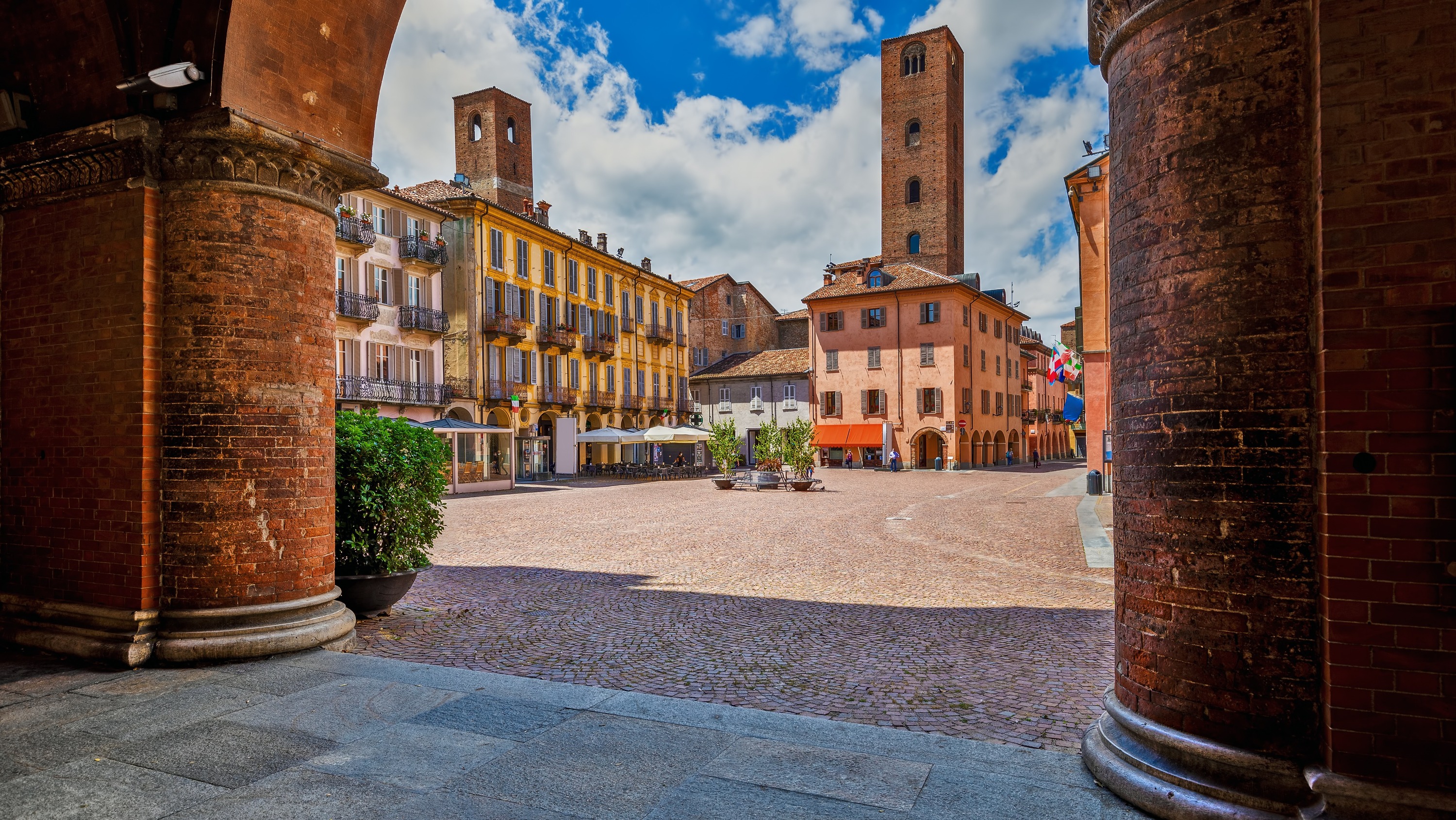 Alba &amp; Langhe region day tour from Milan with Barolo wine tasting