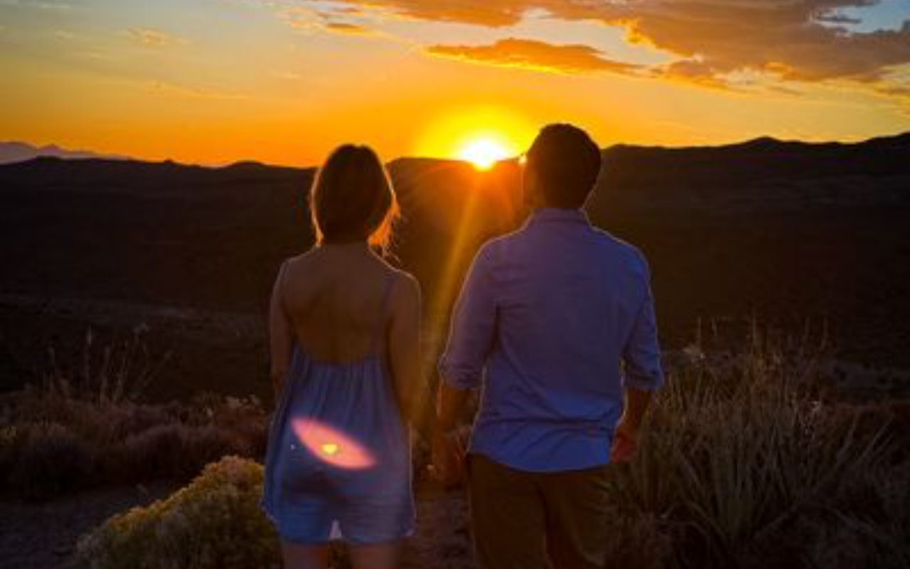 Romantic Sunset Couples Picnic Experience