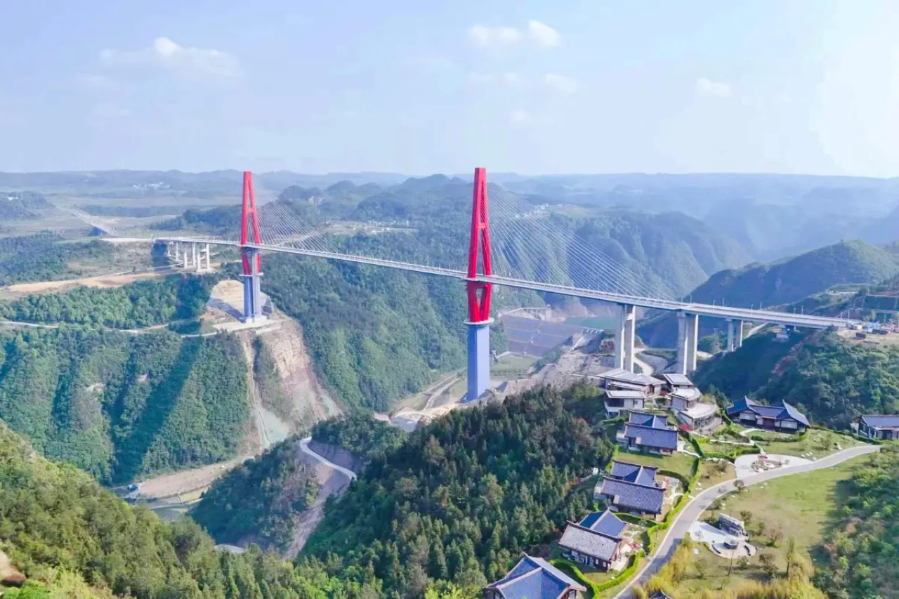 Longli River Bridge Glass Walkway