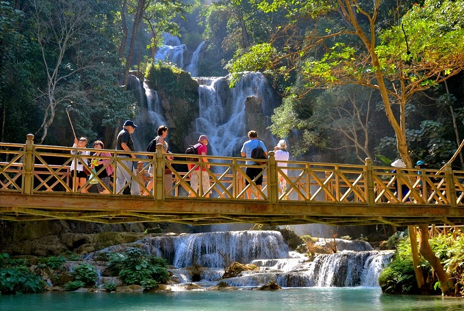 Luang Prabang Pak Ou Cave & Kuang Si Waterfall Full-Day Tour