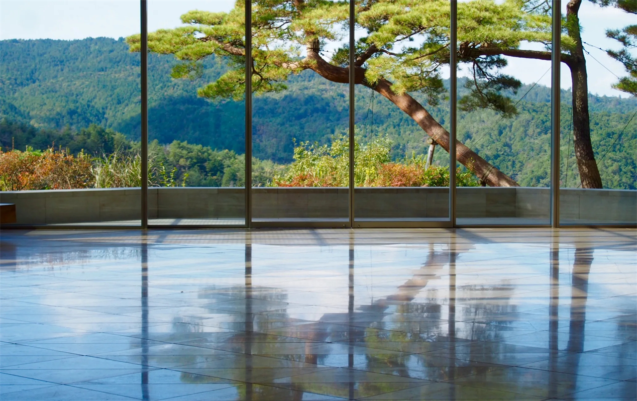 Lake Biwa Observatory, Shirahige Shrine, and Mangetsu-ji Temple Floating Temple Day Trip