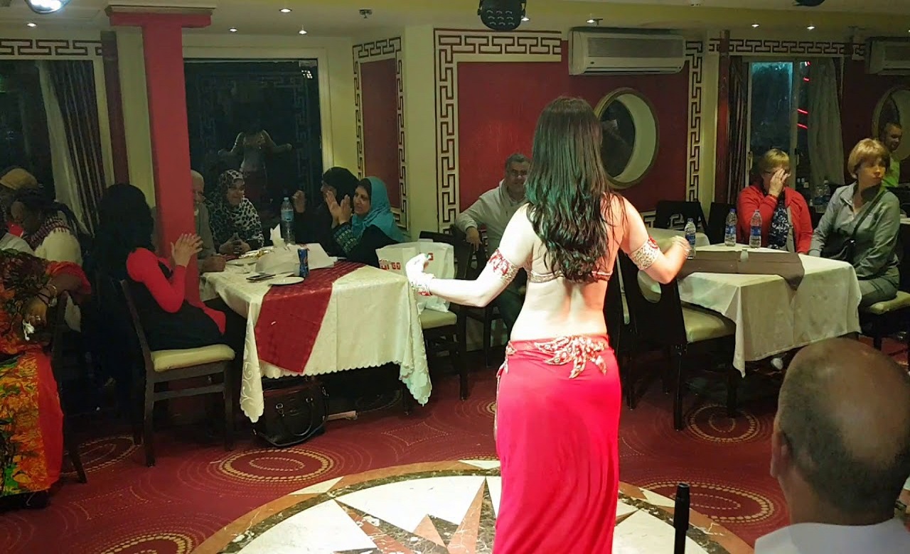 5-Star Luxury Nile Dinner Cruise in Cairo with Entertainment