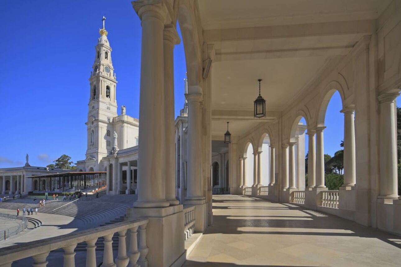 Fátima, Batalha, Nazaré & Óbidos Full-Day Tour