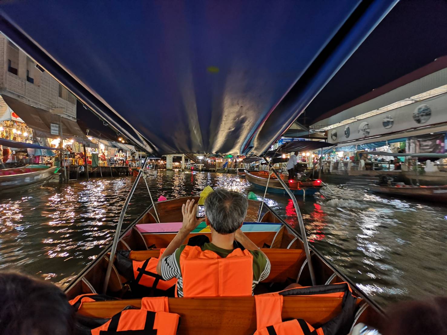 Amphawa Floating Market + Firefly Watching Night Cruise Amphawa Floating Market + Firefly Watching Night Cruise(R)