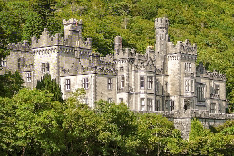 Connemara, Leenane Village and Kylemore Abbey day tour from Galway