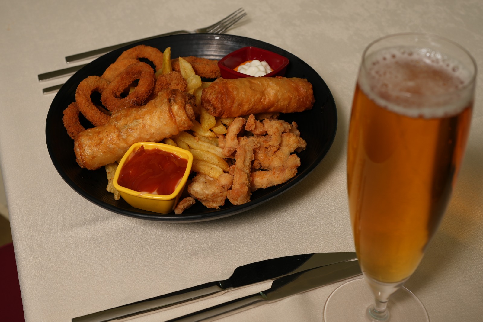 Ночной круиз по Стамбулу с ужином и традиционными представлениями