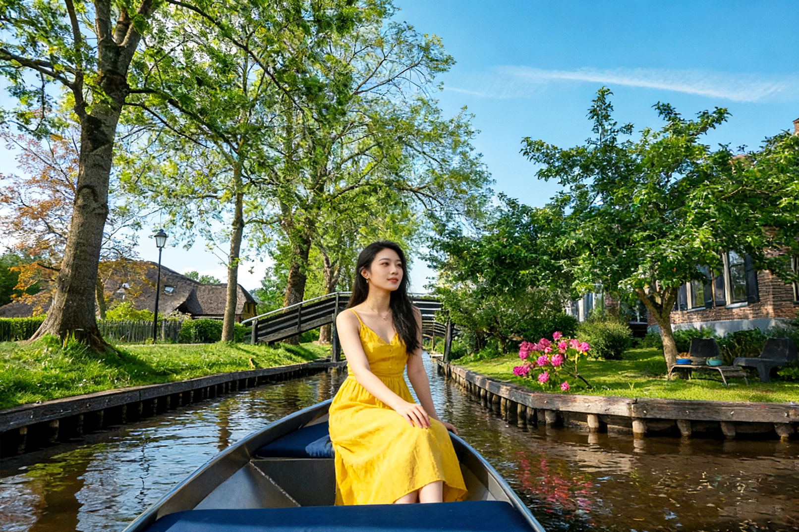 Netherlands Windmill Village & Giethoorn & Legoland Day Tour (Chinese Small Group / Round trip from Amsterdam / Hotel pick-up and drop-off)