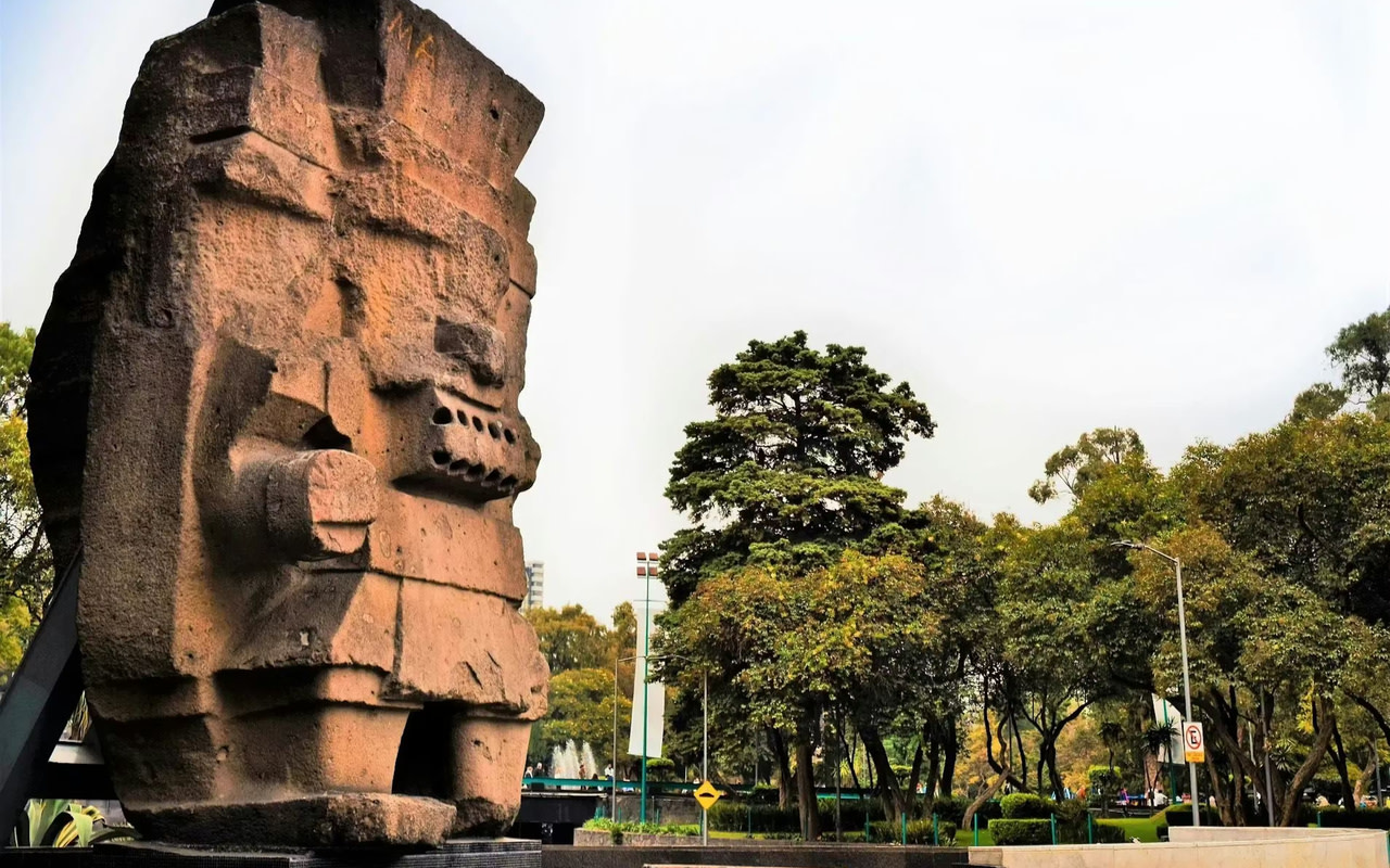 體驗這座古老石像守護者的宏偉歷史與精湛藝術