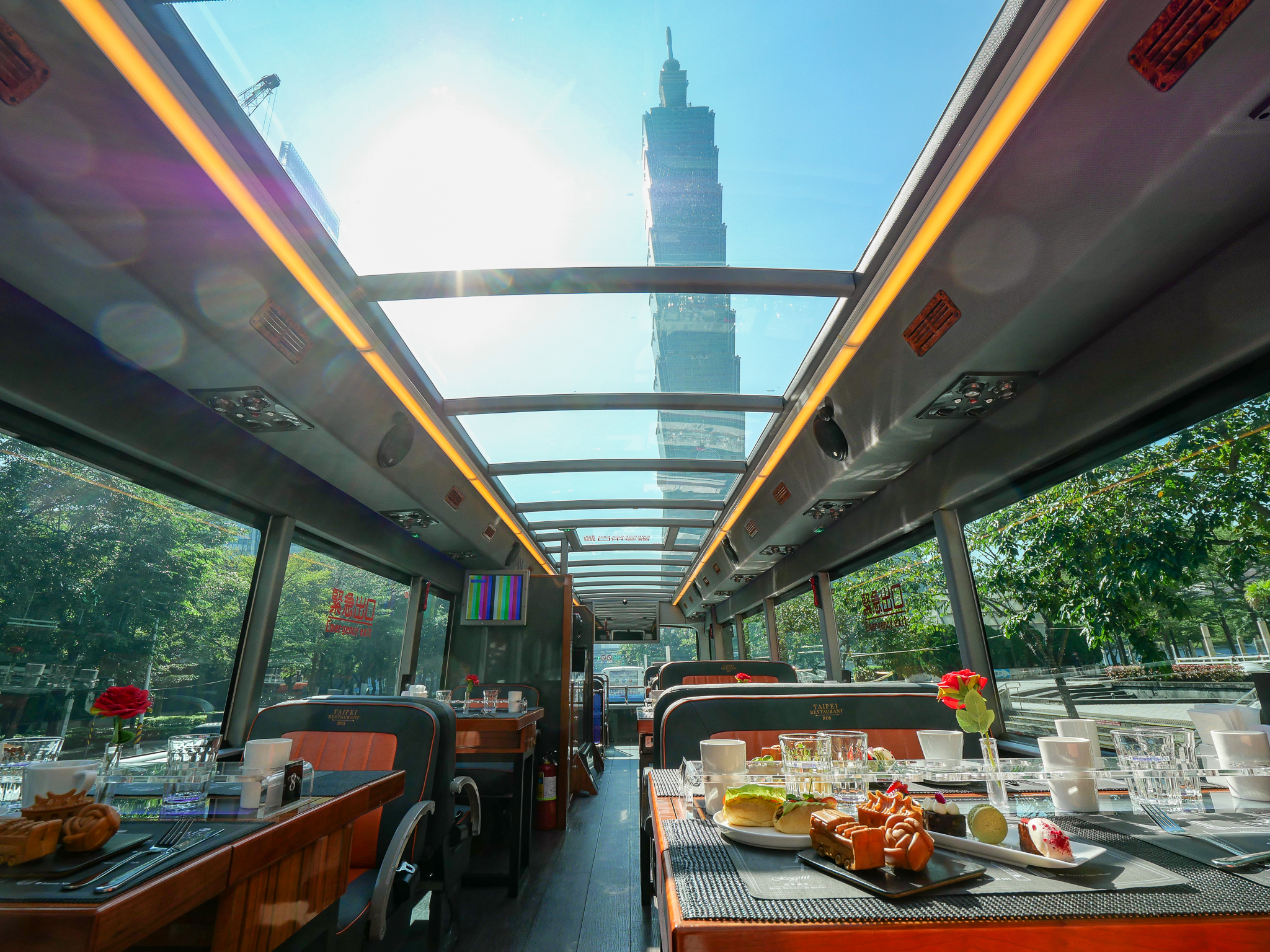 臺北雙層餐車用餐體驗