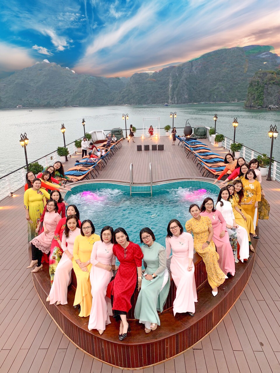 【新路線】2天1夜 下龍灣 & 蘭哈灣遊船之旅（Aspira Cruise提供）
