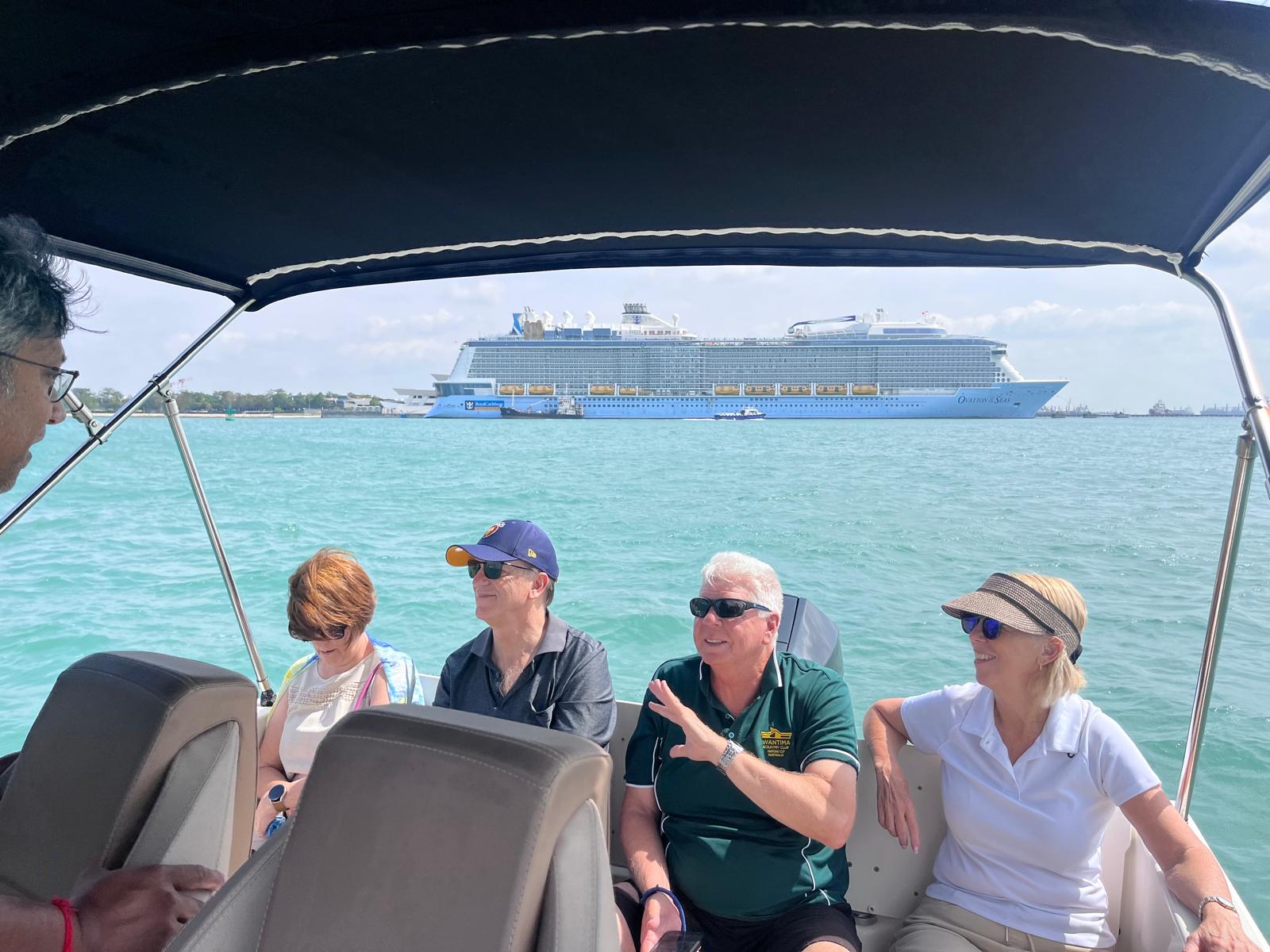 Speedboat Maritime Guided Tour by YachtCruiseSG