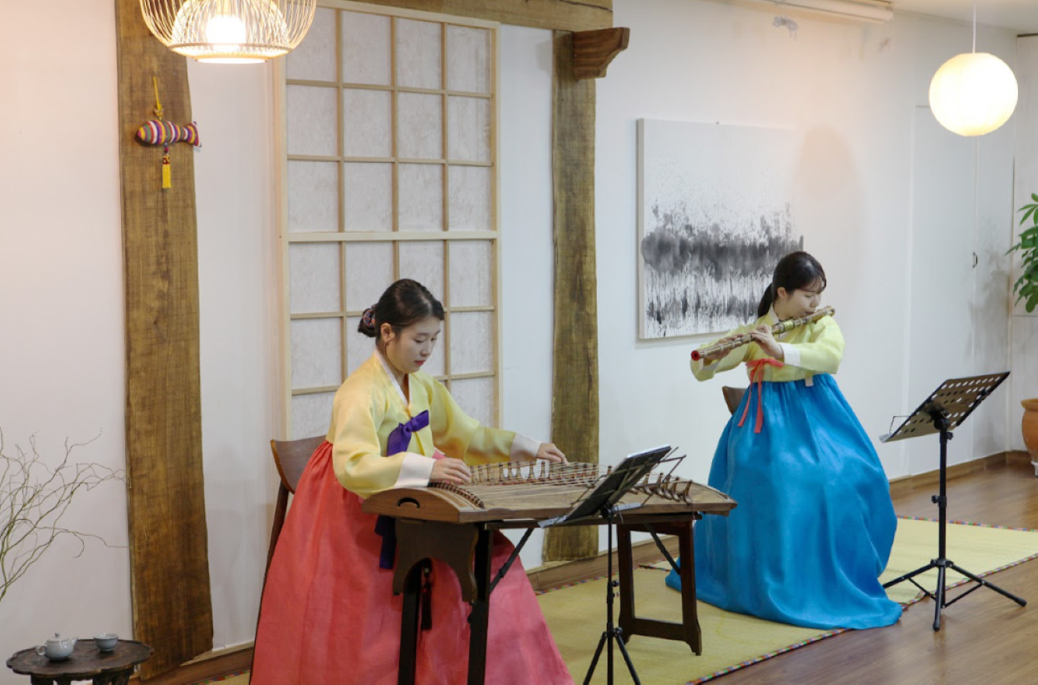 Gyeongnam Gimhae Mahalliy Oshpazlik Darsi va Hanbok/Gayageum Tajribasi