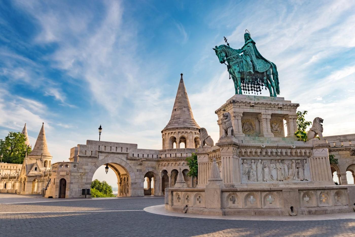 Vienna to Budapest Full-Day Small Group Tour