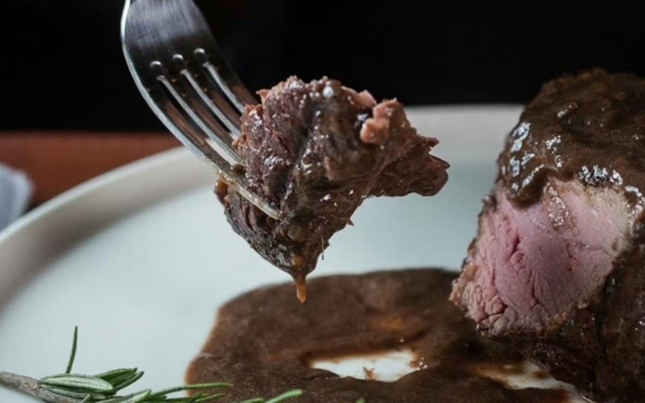 品嚐每一口鮮嫩多汁的美味，為探戈的魔幻氛圍做好準備