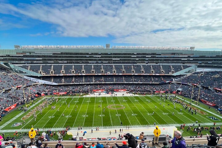 芝加哥熊隊（Chicago Bears）在士兵體育場（Soldier Field）的橄欖球比賽