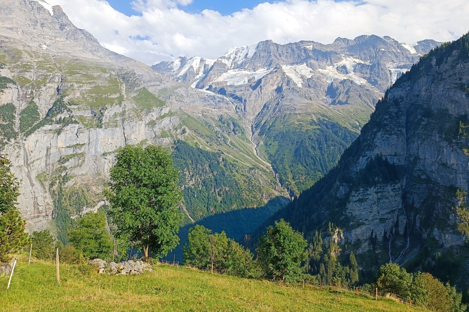 Interlaken Highlights Tour with a Local by Private Car