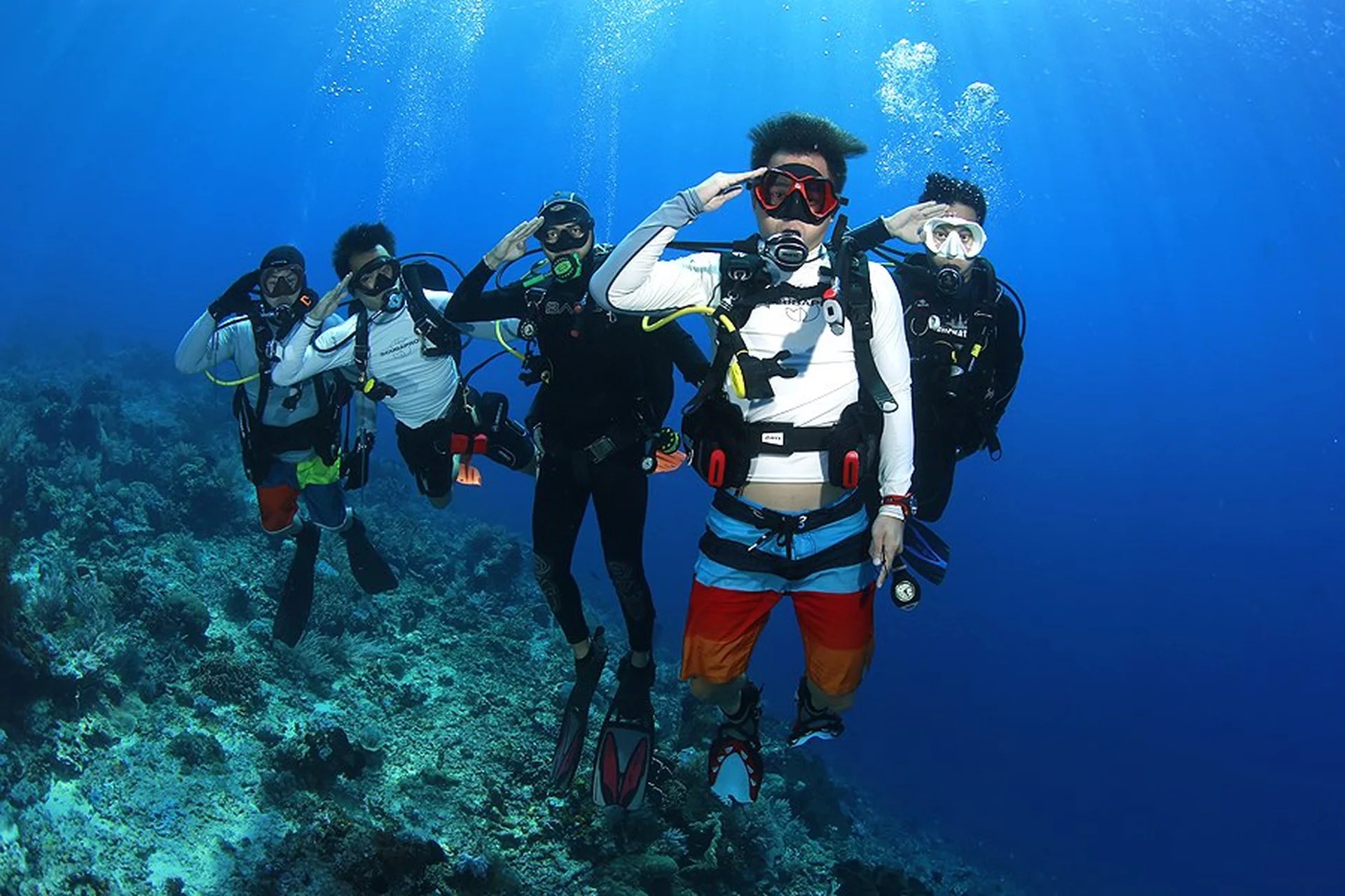 吉利群島PADI五星級潛水中心PADI嘗試潛水體驗