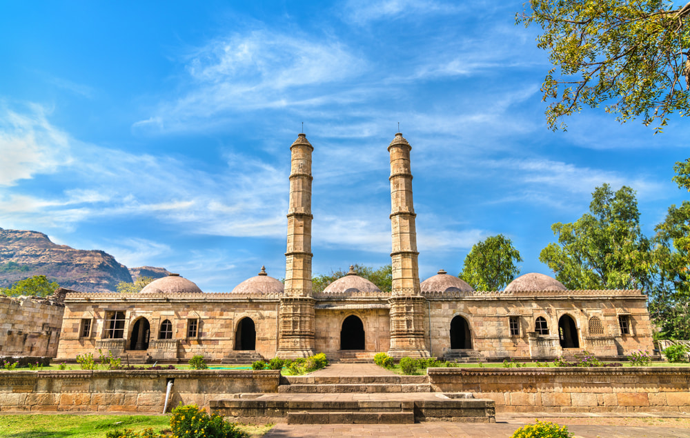Explore Champaner & Pavagadh: Full-Day Guided Tour from Ahmedabad