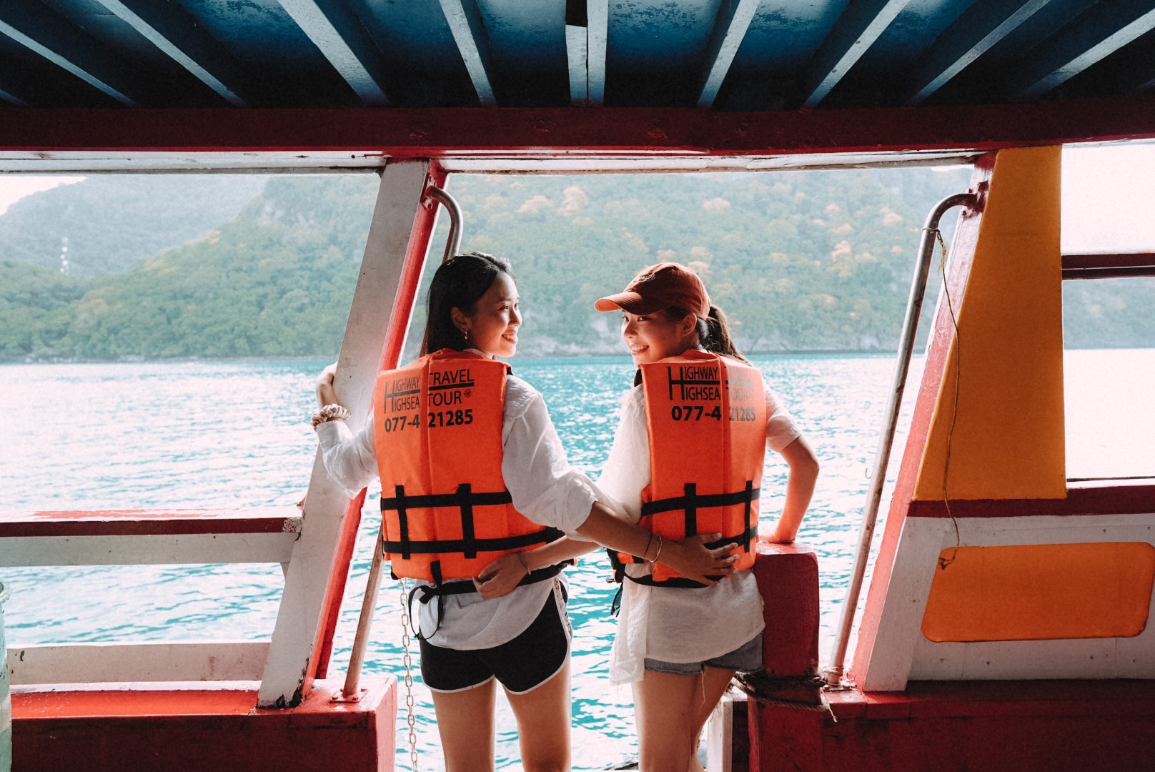 Angthong National Marine Park Excursion by Big Boat