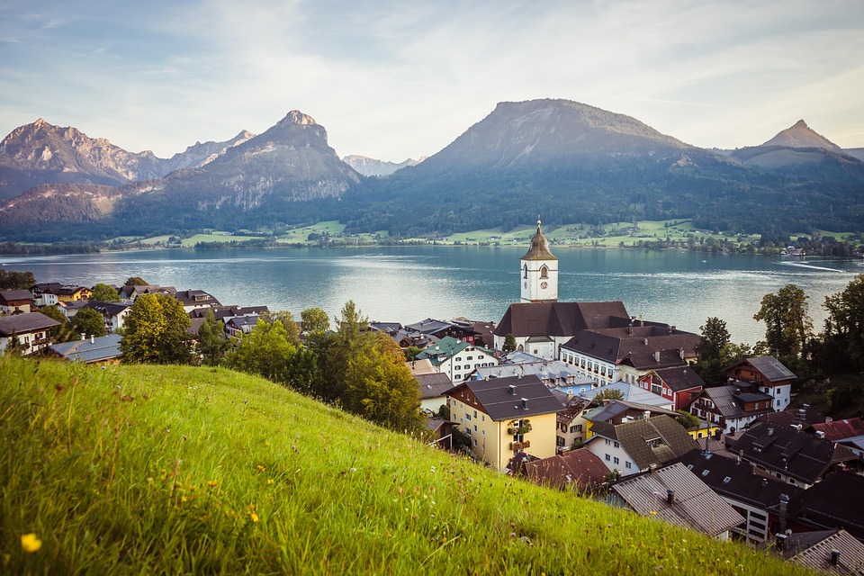 [Chinese Tour] Round Trip from Munich, Germany Hallstatt Postcard Viewing Platform + Lake Wolfgang Day Tour (Travel to Laqun/Twin Lake Secret Land)