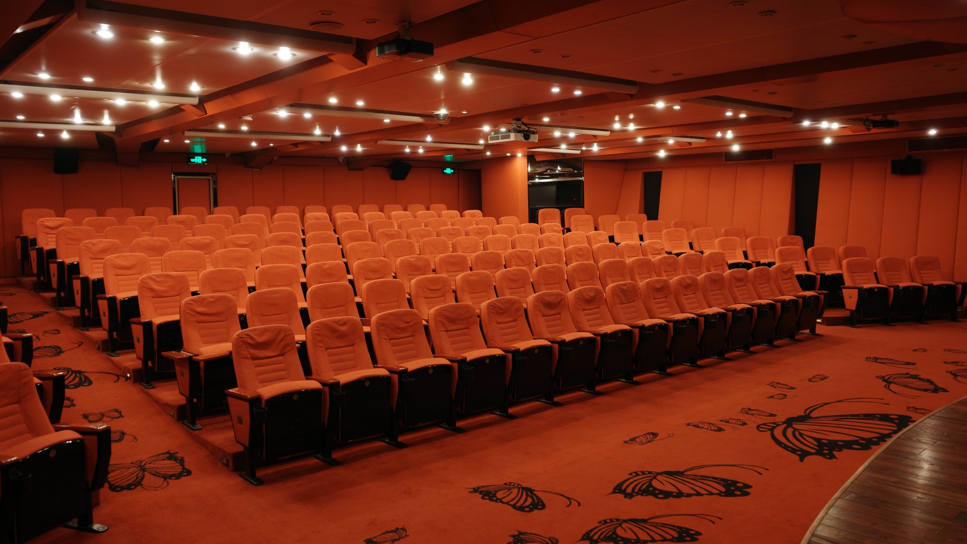 蝴蝶劇院：可容納152人的高清影院，也是合適的高端會議場所