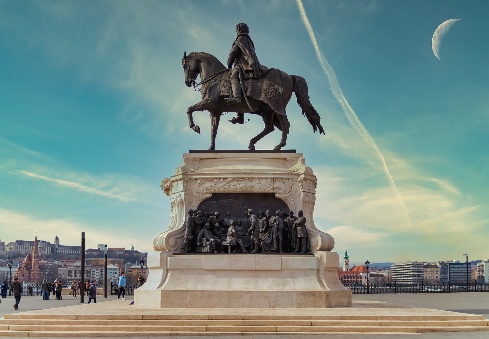 From Vienna: Budapest & Bratislava Guided One Day Tour