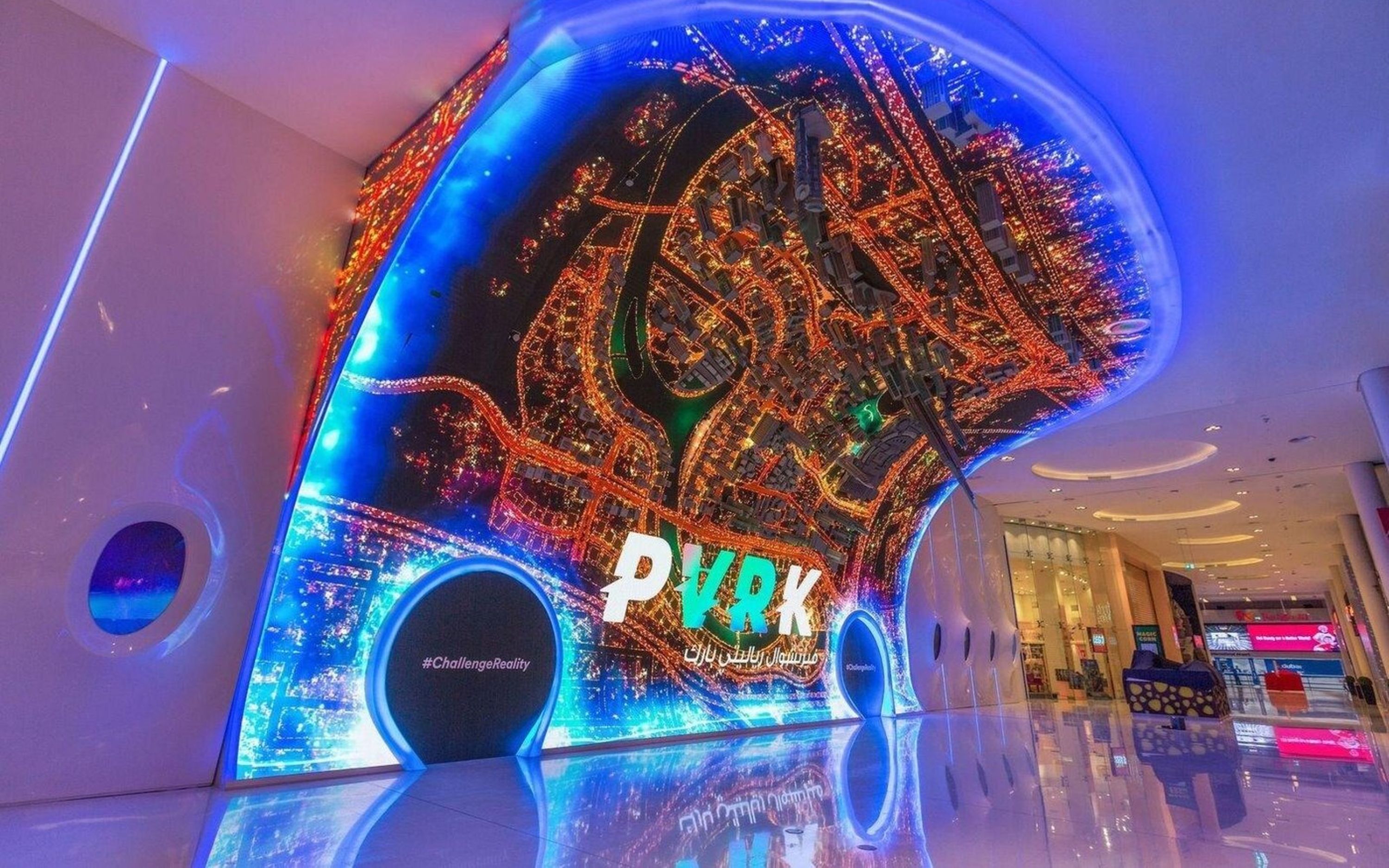 VR Park 杜拜的內部模糊了感知與現實之間的界線，讓您大開眼界。