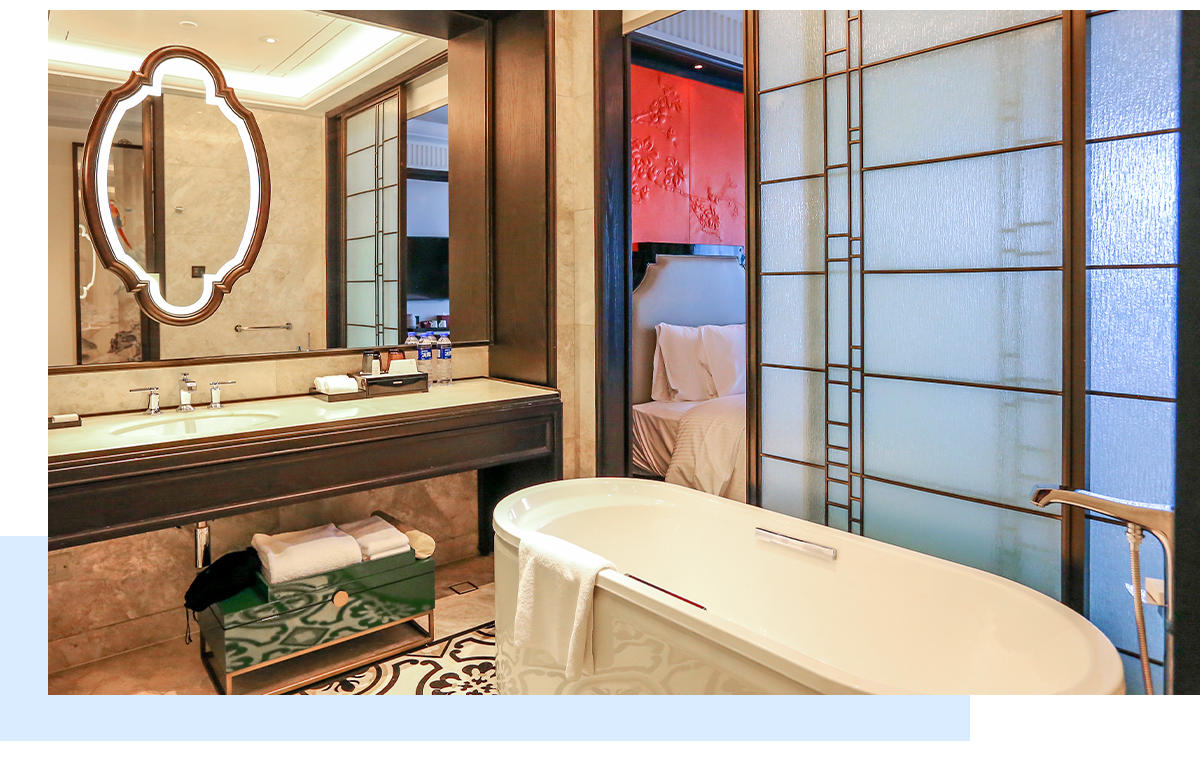 Guangzhou Shibaige Grand View Hotel