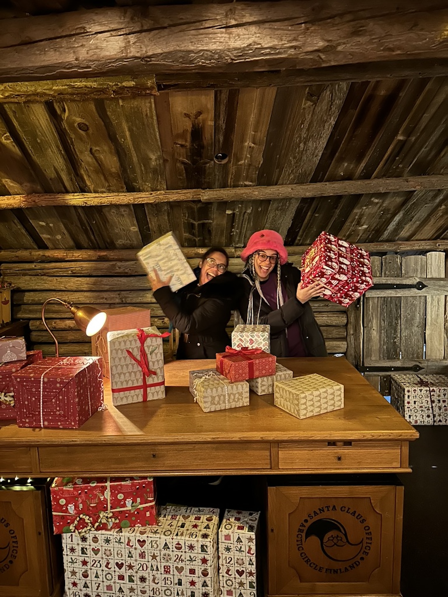 在聖誕老人辦公室,盡享您的專屬時刻。 在聖誕老人辦公室,盡享您的專屬時刻。