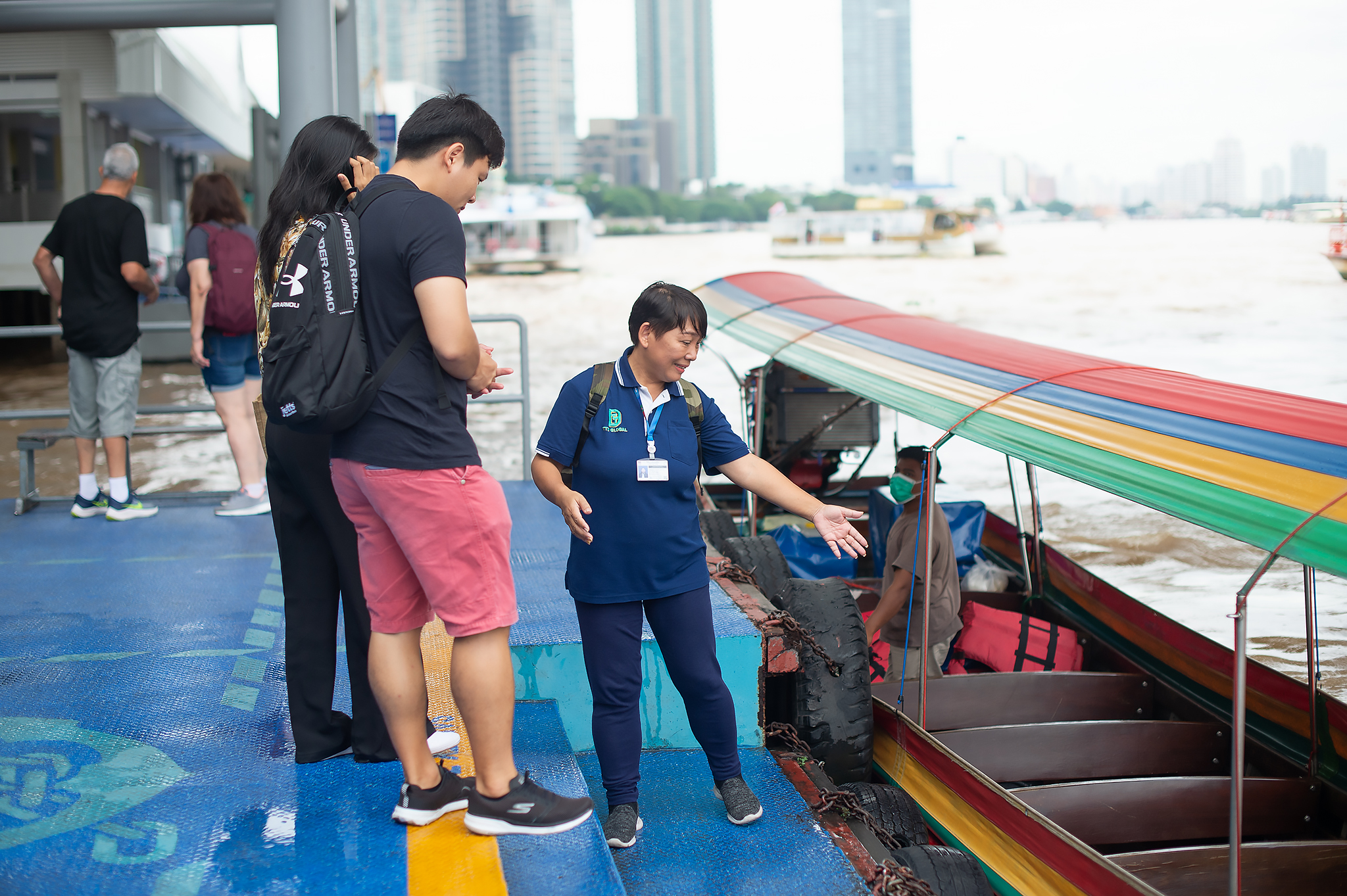 曼谷水門寺（Wat Paknam）& 長尾船運河觀光之旅