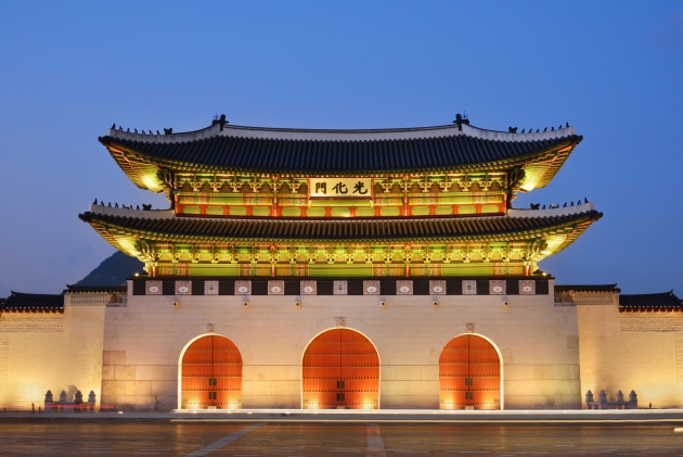 首爾｜景福宮 & 韓服體驗 & 63大廈 & 水族館 & 廣藏市場 & 北村韓屋村 & 表演秀等浪漫INS風路線 (專業中文司機)