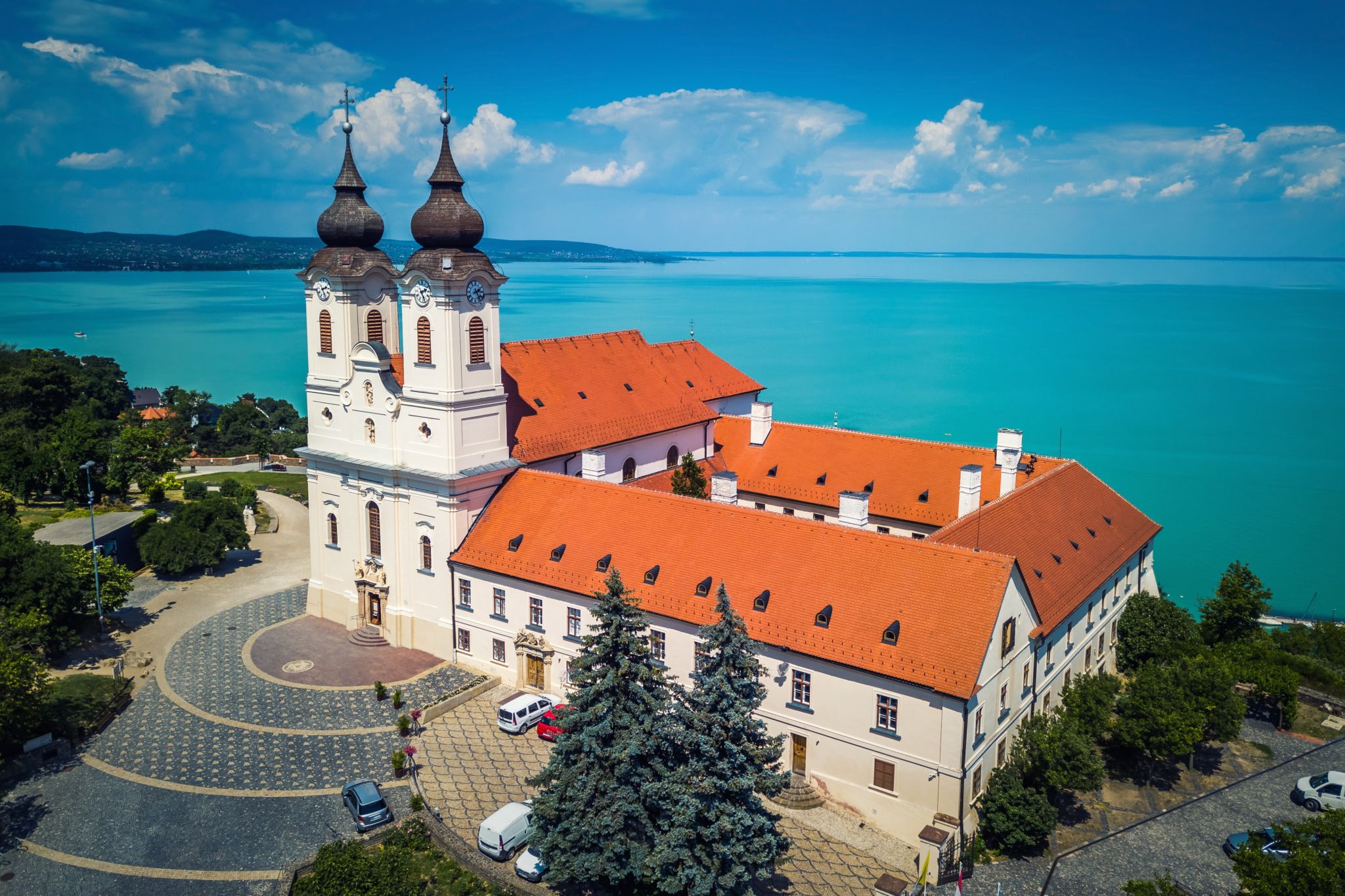  Full Day Private Guided Lake Balaton Tour with Lunch
